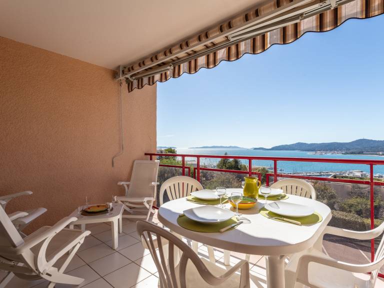 Fully equipped rental apartment with terrace & pool | Sea view | Beach nearby | Dogs allowed — photo 2
