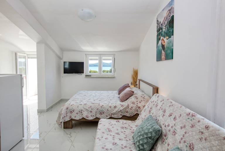 Studio flat with balcony and sea view Biograd na Moru (AS-863-a) in Biograd na Moru