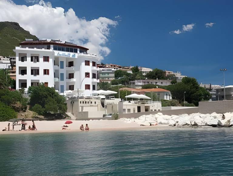 BUE MARINO Hotel & Rooftop Bar in Dorgali