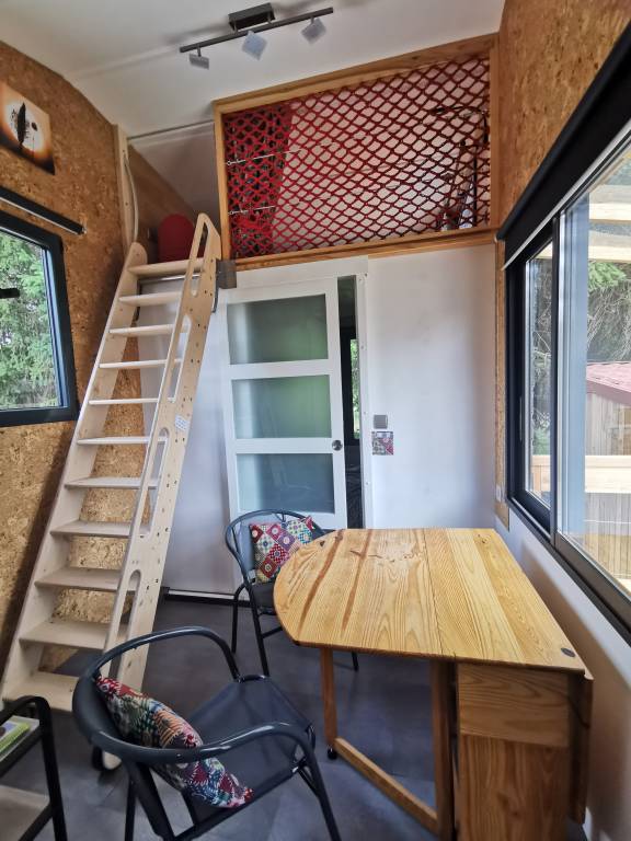 Family-oriented beautiful house with barbecue, patio & yard | Pets allowed — photo 2