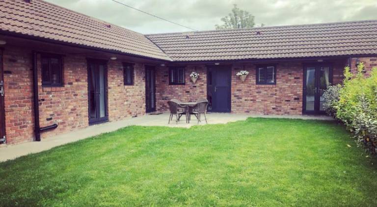House with 2 rooms for 6 persons in Newbridge