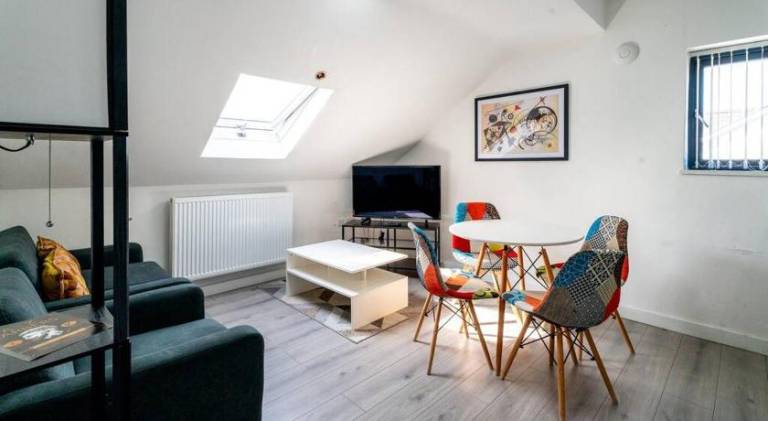 3 Bedroom Flat, Walking Distance to City Centre & Amazing Food at your door step — photo 2