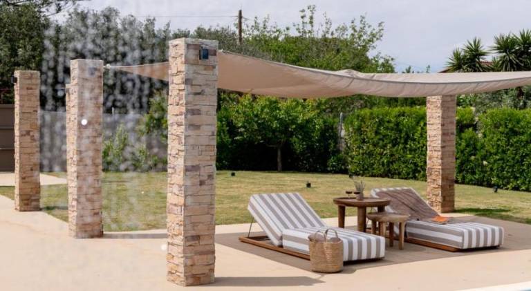 Βίλα  Παραλία ΕΟΤ Μαρκόπουλου