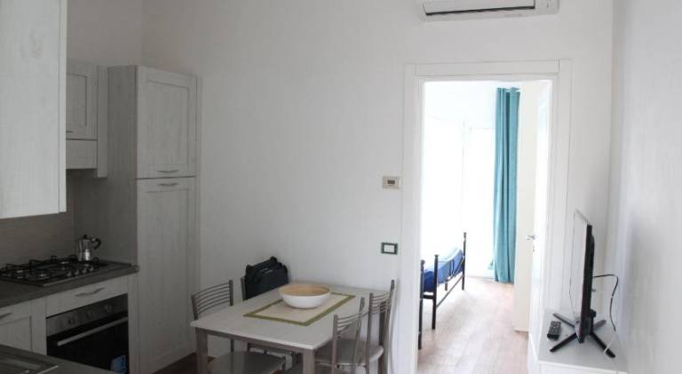 Holiday apartment with yard & patio — photo 3
