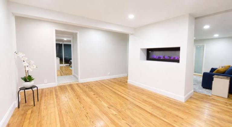Spacious Beach House for 12 - 10-Min Walk to Beach - Family-Friendly Coastal Retreat — photo 4