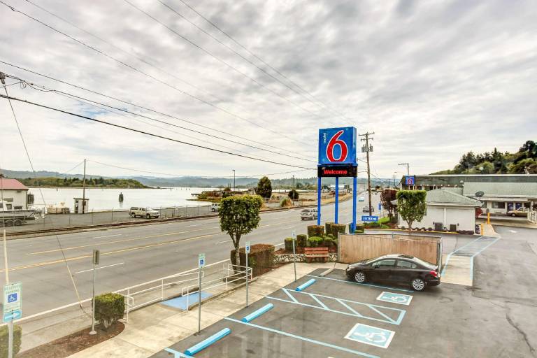 Motel 6 Coos Bay, OR in Coos Bay, OR