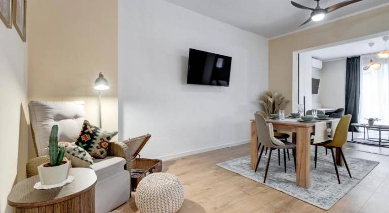 Apartment | Near Alexander Nevsky Cathedral | Pet-friendly — photo 2
