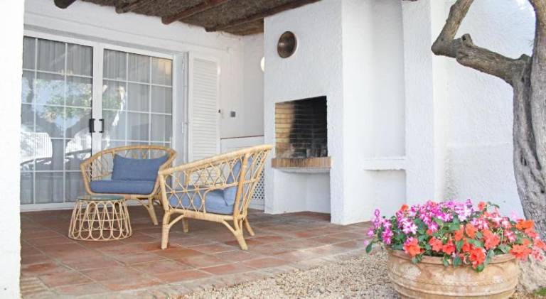 Lovely villa next to the beach — photo 2