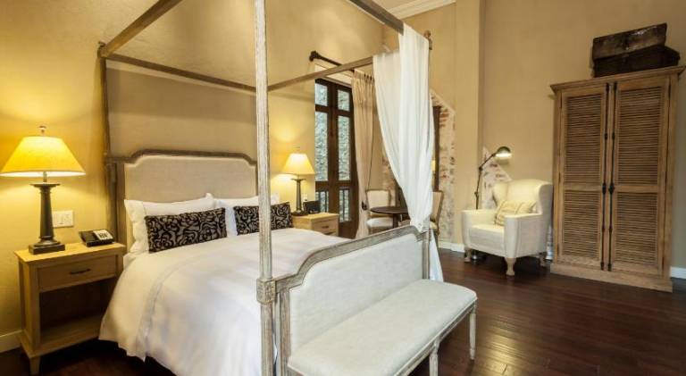 Bastion Luxury Hotel — photo 2