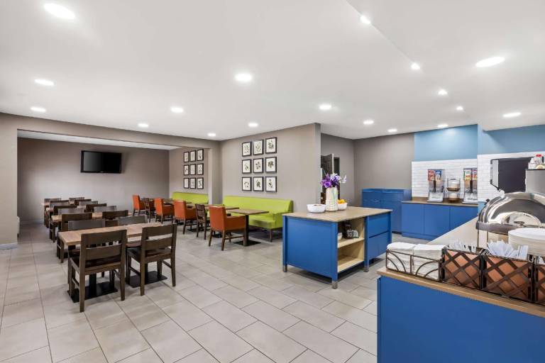 Country Inn & Suites by Radisson, Savannah I-95 North, GA — photo 5