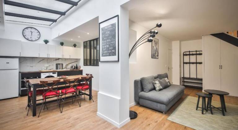 Apartment with 3 rooms for 8 persons in Pantin