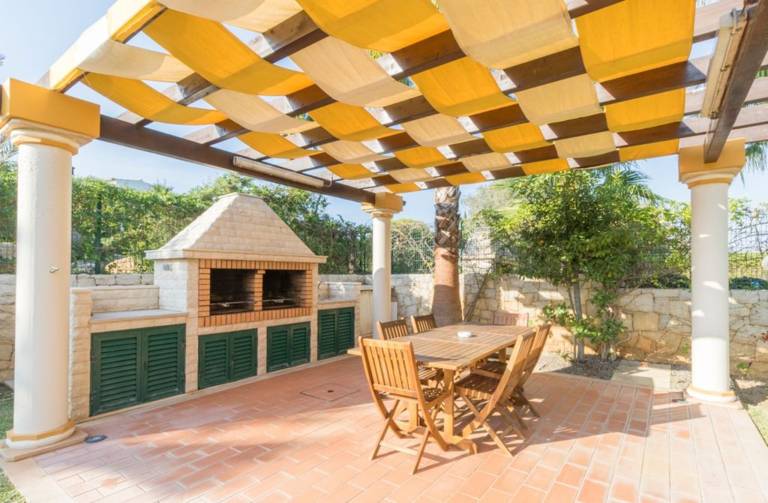 Villa with private pool, BBQ & terrace — photo 4
