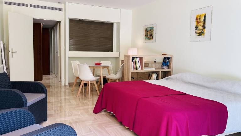 Studio with patio | Beach nearby | Pet-friendly — photo 3