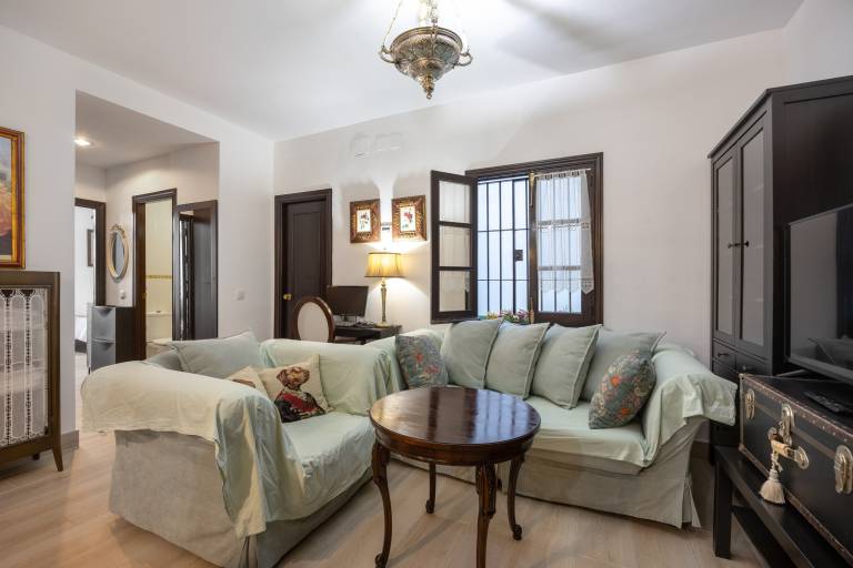 Holiday apartment with fast internet | City view — photo 2