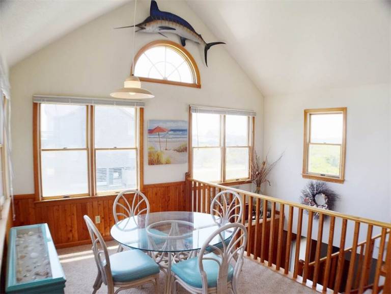Fabulous oceanfront home, beautifully decorated with ocean to sound views. — photo 5