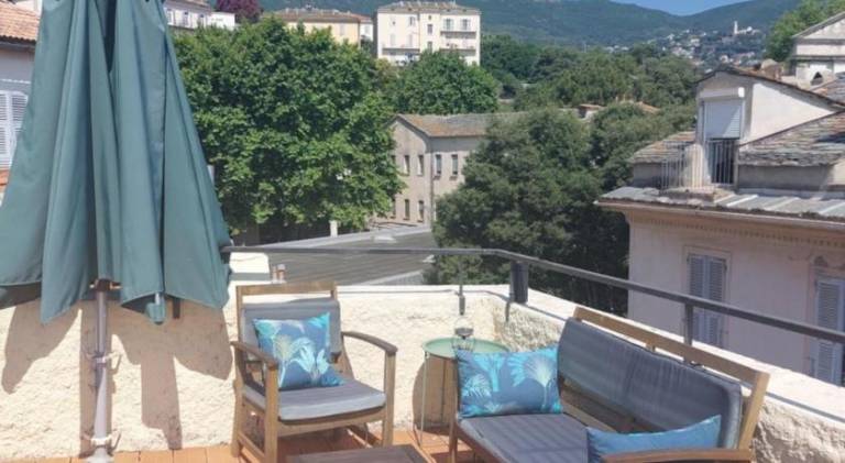 Apartment with patio in Bastia