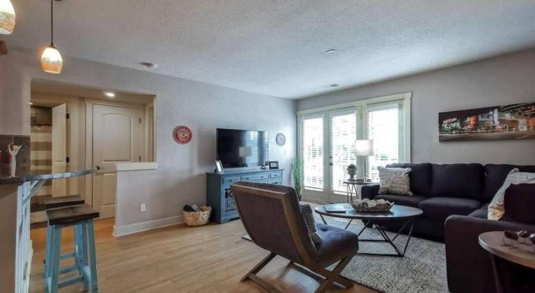 House with 2 rooms for 5 persons in Kansas City, KS