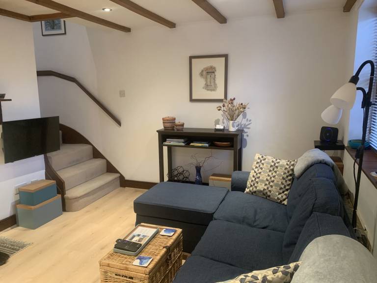 Fully equipped cottage with yard | Pets allowed — photo 3