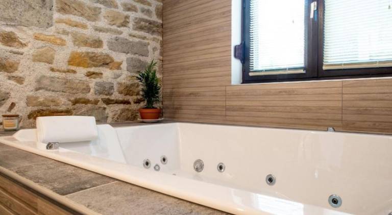 Charming house with jacuzzi | Dogs allowed — photo 4
