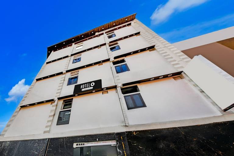 Super Hotel O Birhana Road