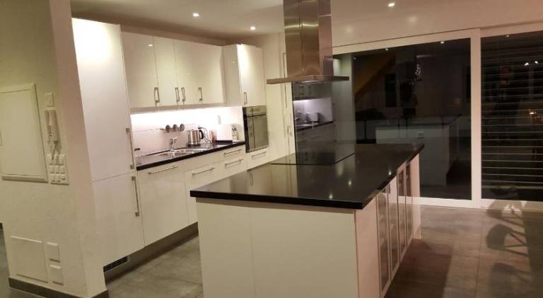 Beautiful holiday apartment with hot tub | Pet-friendly in Spiez