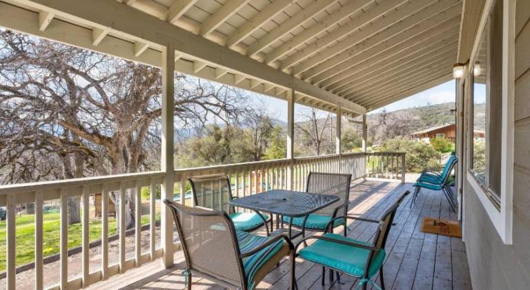 House with hot tub | Pet-friendly — photo 5