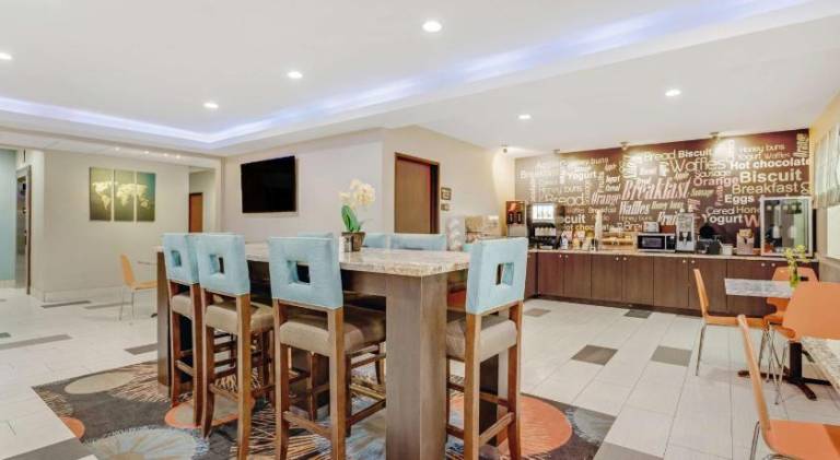 SureStay Plus by Best Western Owasso Tulsa North — photo 3