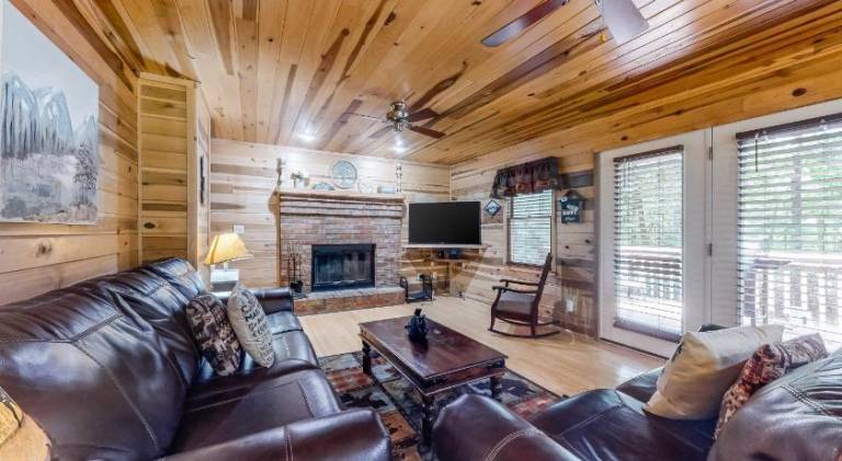 Spacious vacation home with jacuzzi | Dogs allowed — photo 2