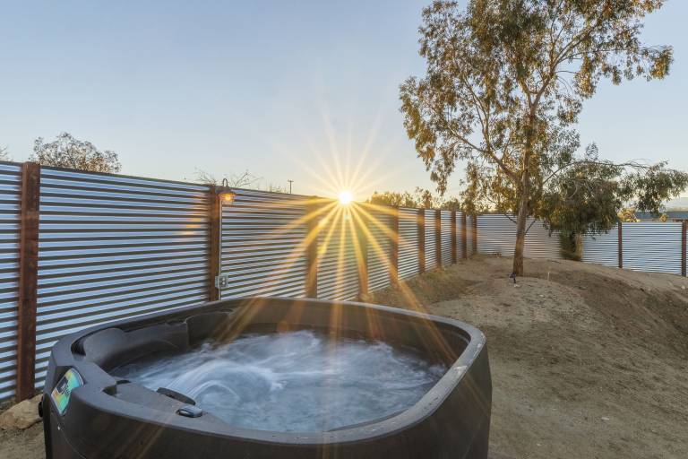House with jacuzzi, private pool & BBQ | Mountain view | Perfect for remote work — photo 3