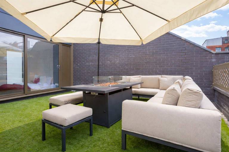 Child-friendly nice vacation home with garden & patio | Close to Manchester Town Hall | Good for workation | Dogs allowed — photo 5