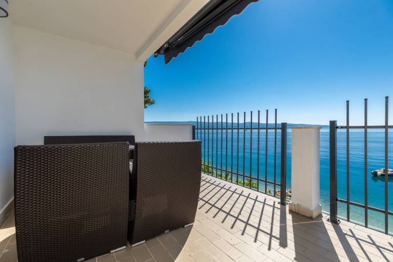 One bedroom apartment near beach Nemira (Omiš) (A-4277-a) in Omis