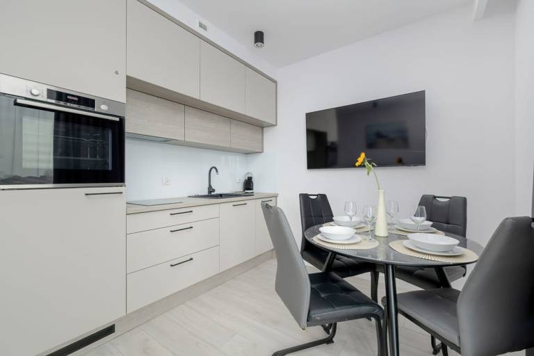 Children-friendly rental apartment | Lake view | Close to the beach | Dogs allowed — photo 3