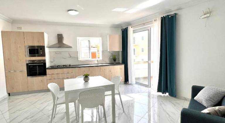 Holiday apartment with patio — photo 4