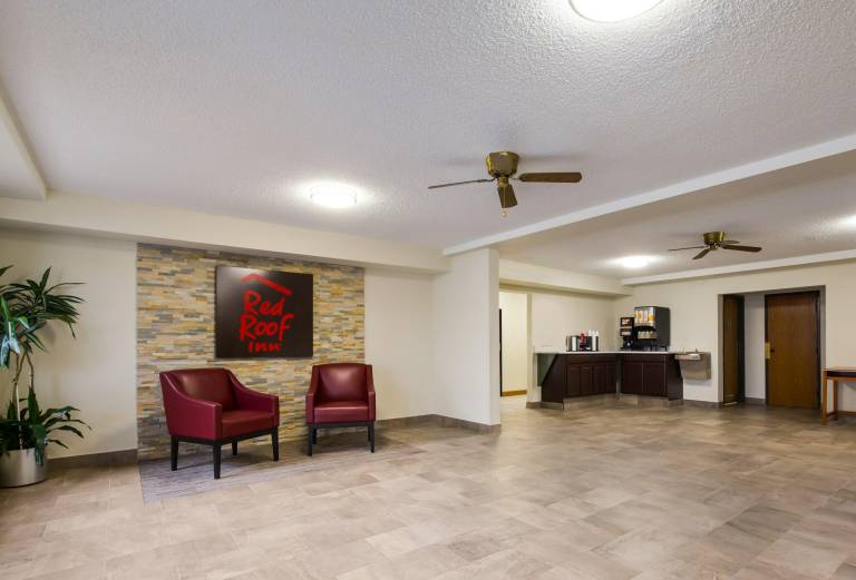 Red Roof Inn Lawrenceburg — photo 3