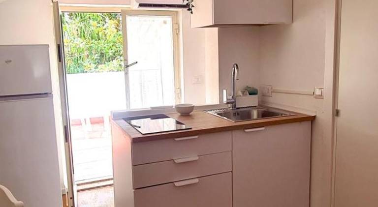 Apartment with 1 room for 4 persons — photo 2