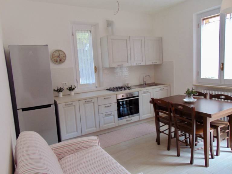 Apartment with patio — photo 4