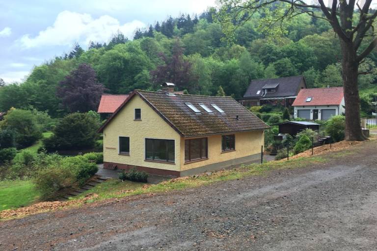 Child-friendly pleasant house with garden, terrace & barbecue | Pet-friendly in Goettingen