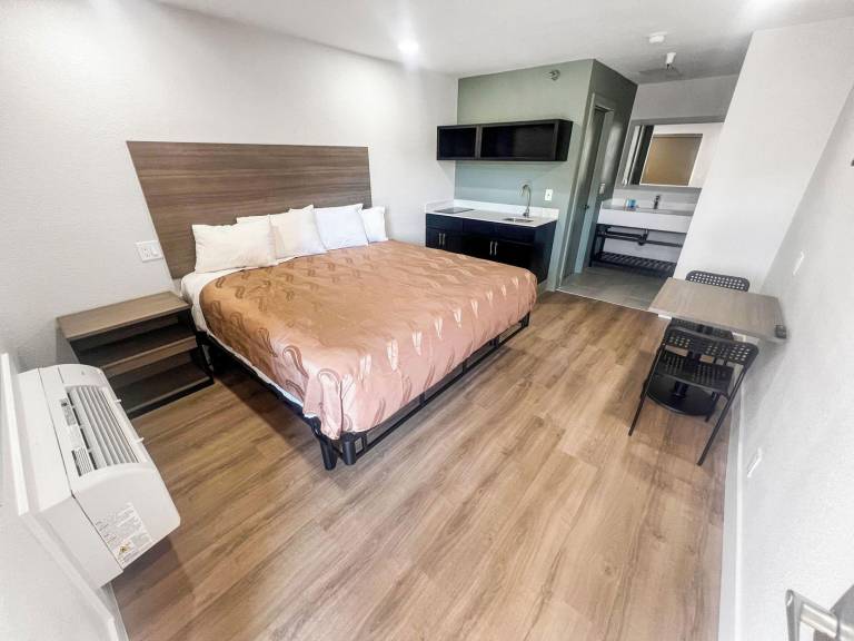 Value Suites Extended Stay — photo 4