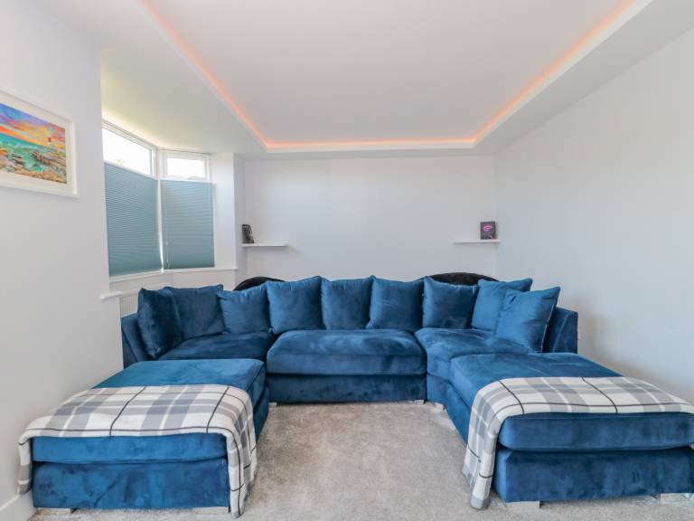 Family-oriented charming cottage with garden | Beach view | Next to the beach | Pets are welcome — photo 5