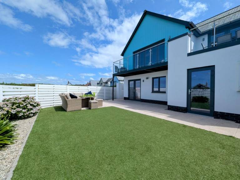 Cottage with yard | Water view in Bideford