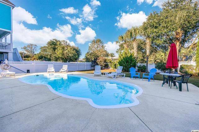 Vacation home with pool — photo 3