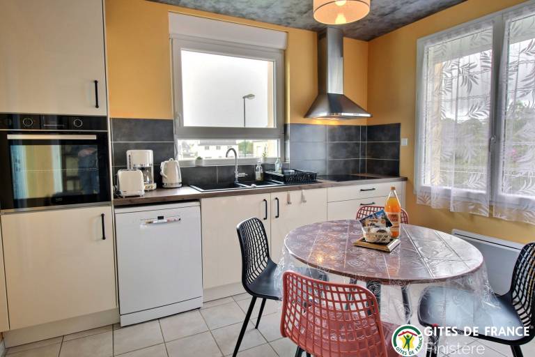 Gite with barbecue & yard — photo 4