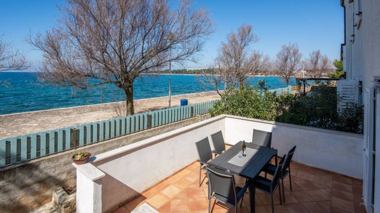 Vacation home with grill, yard & terrace | Sea view — photo 4