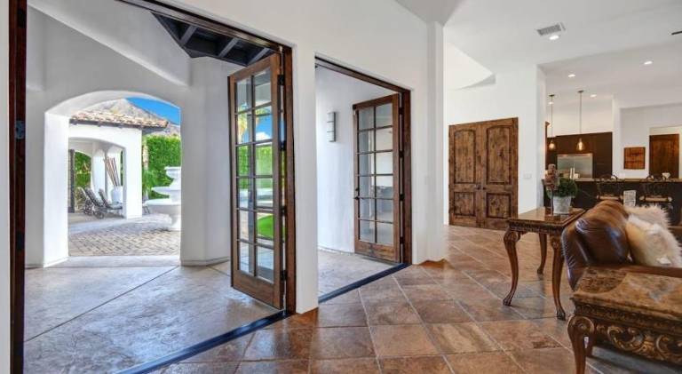 Fully equipped villa with jacuzzi, pool & barbeque | Pet-friendly — photo 5