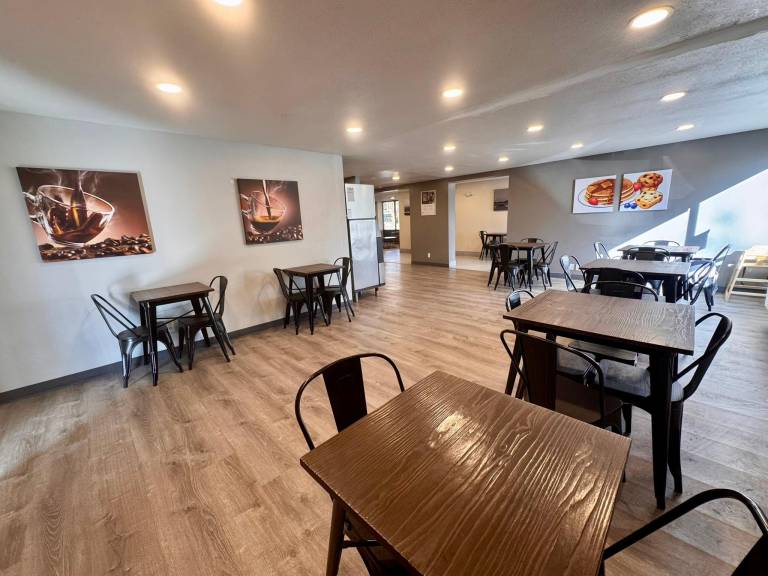 Super 8 by Wyndham Great Falls City Center — photo 4