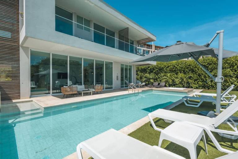 Villa with yard, sauna & barbecue in Cartagena
