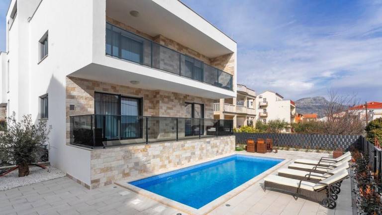Villa Kaštel Novi