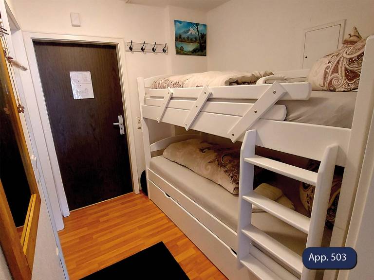 Child-friendly charming apartment with patio & pool | Pets are welcome — photo 4