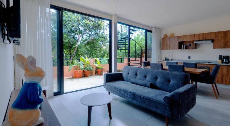 Serviced apartment with patio, garden & pool — photo 2
