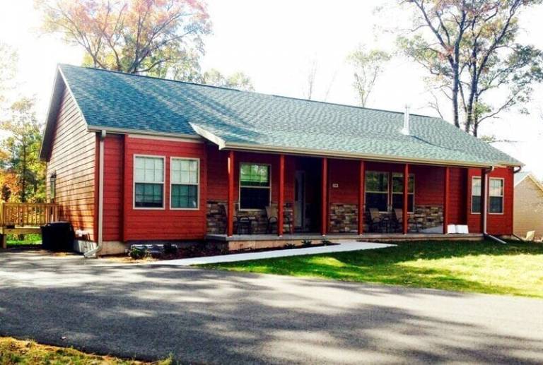 House  Lake Delton